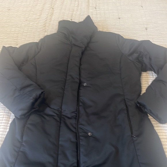 Amazing Calvin Klein puffer jacket. Warm and comfy! - Picture 2 of 3